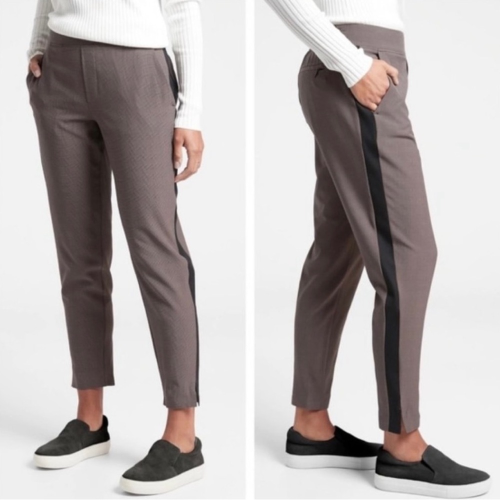 Athleta Brooklyn Ankle Pant High Waist
Brown Plaid Size 8